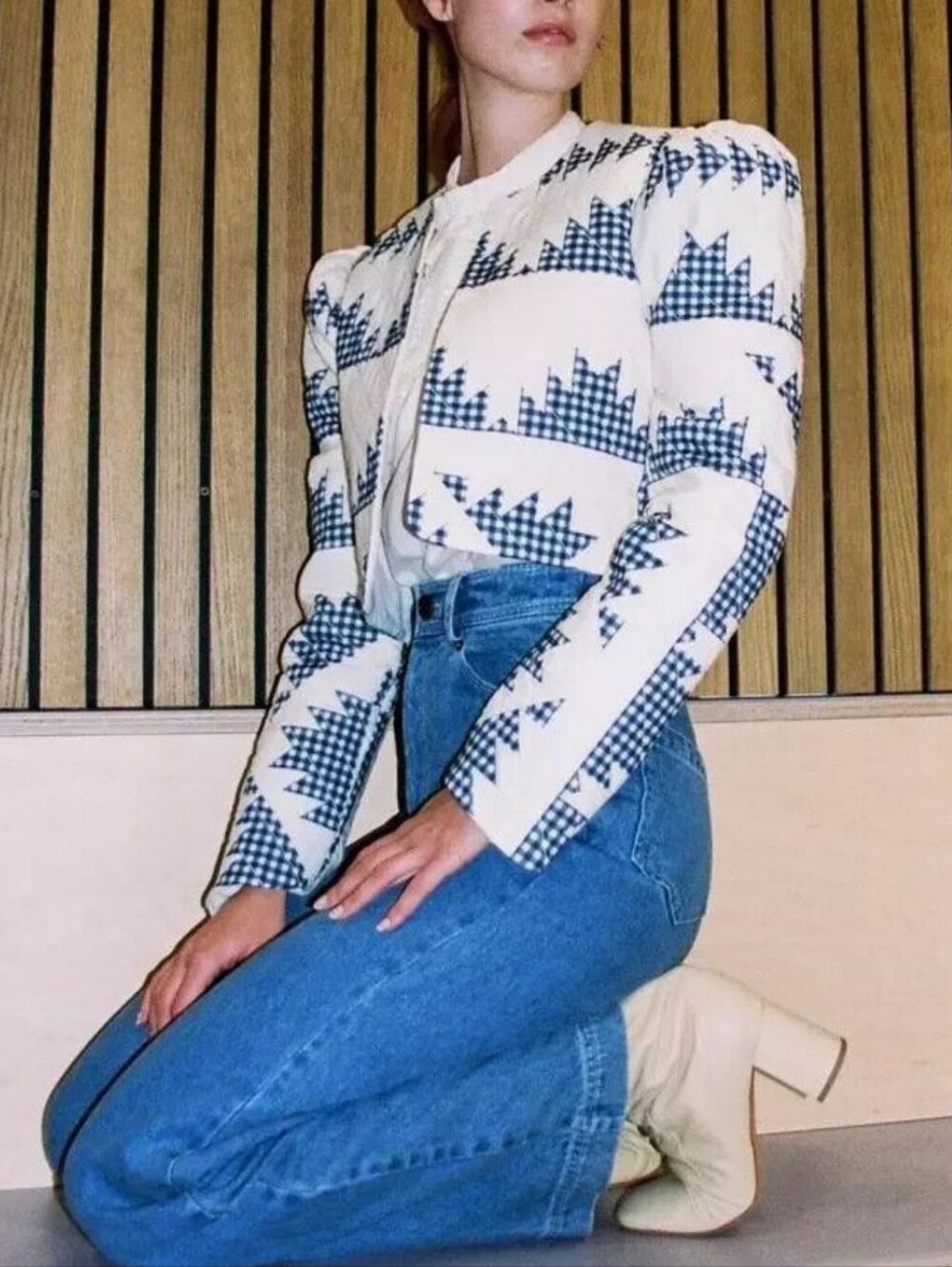 NWT Caroline Costas White and Navy Quilted Patterned Jacket